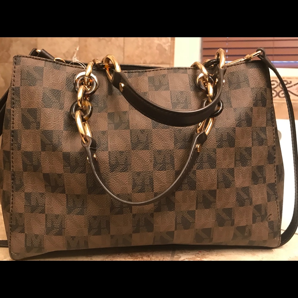Michael Kors Cynthia Satchel (New without tags)